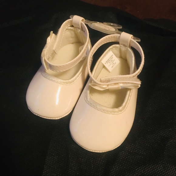 stepping stones Other - All white dress shoes